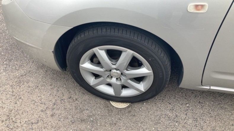 タイヤホイール前