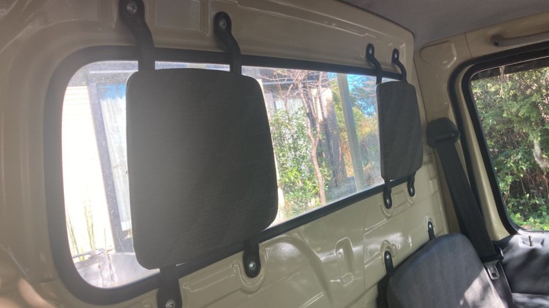 内装後方シート