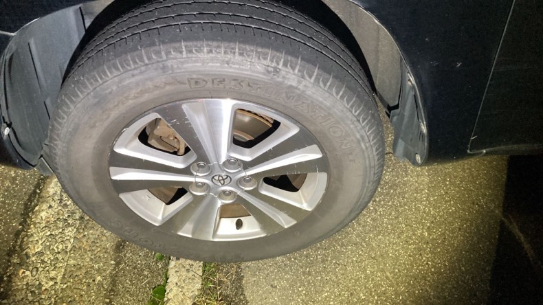 タイヤホイール前