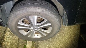 タイヤホイール前