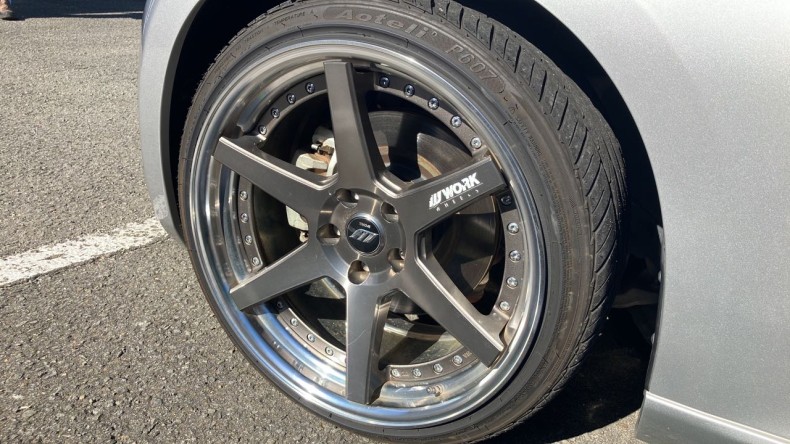 タイヤホイール前