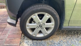 タイヤホイール前