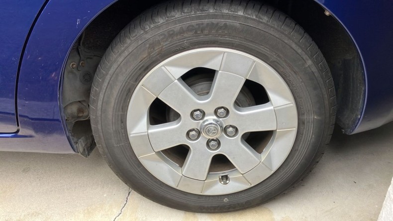 タイヤホイール前