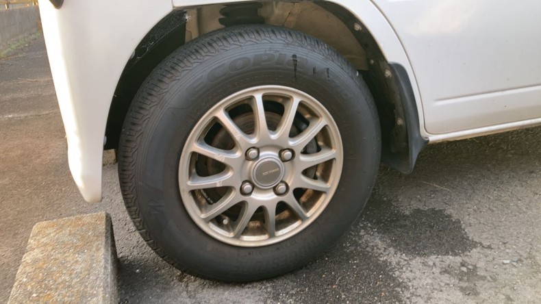 タイヤホイール前