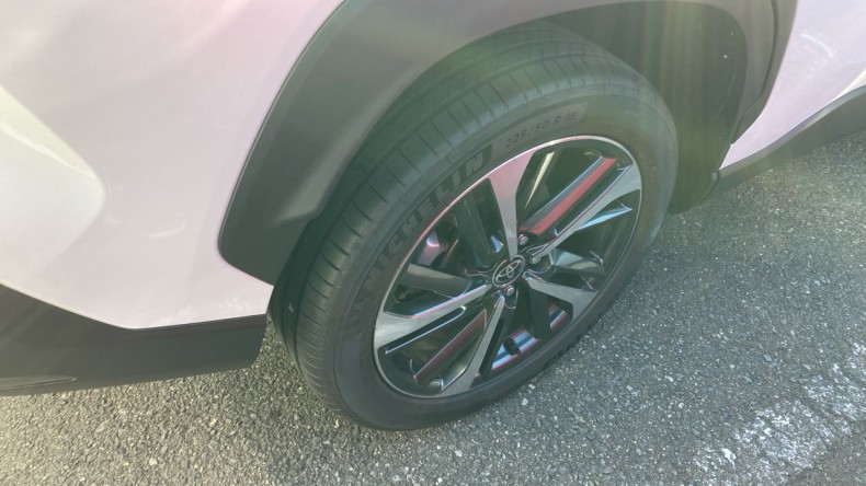 タイヤホイール前