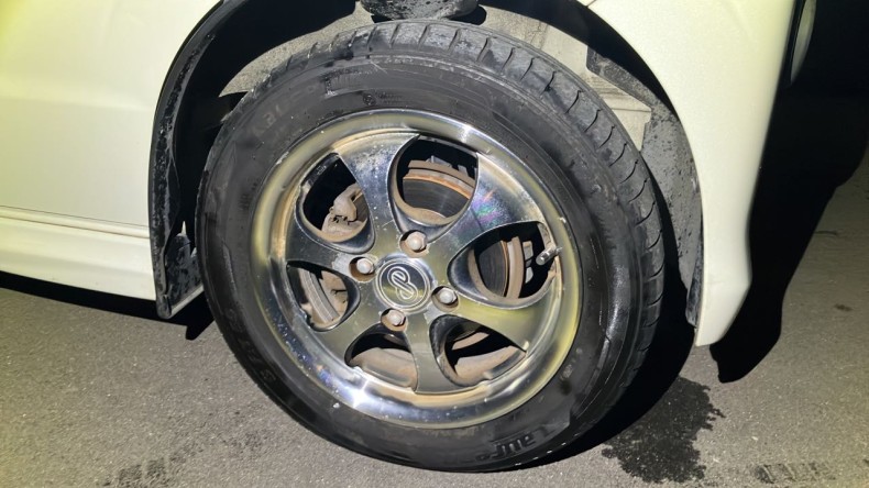 タイヤホイール前