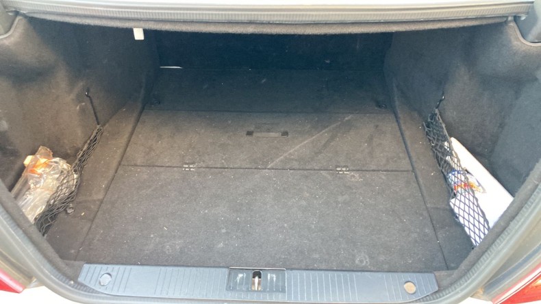 内装トランク