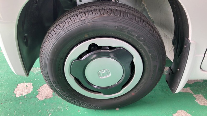 タイヤホイール前