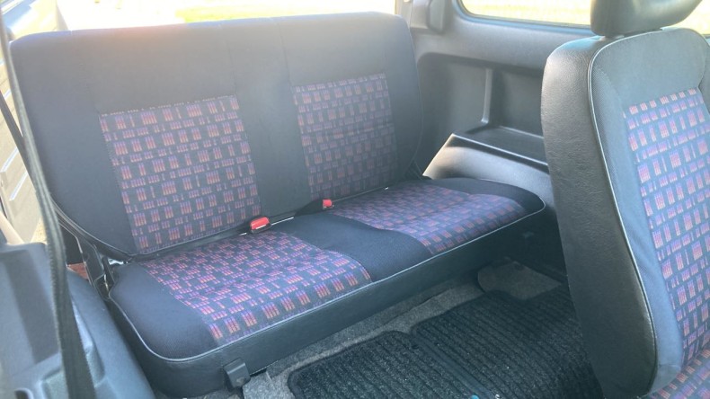 内装後方シート