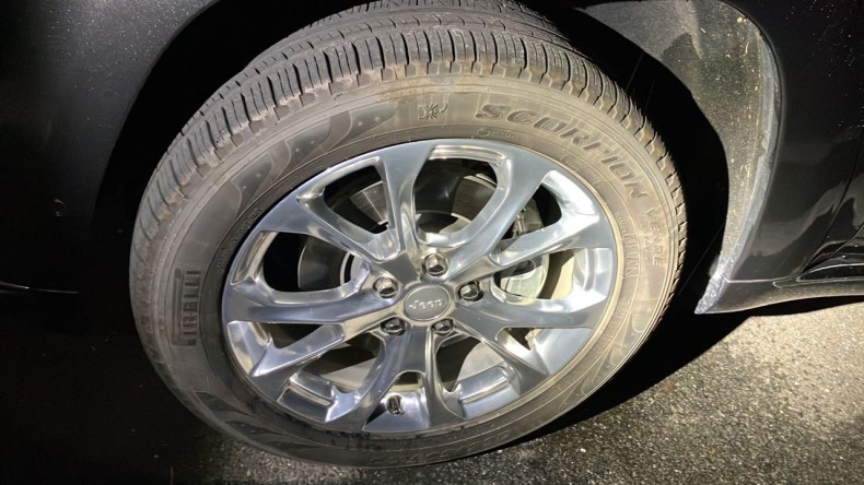 タイヤホイール前