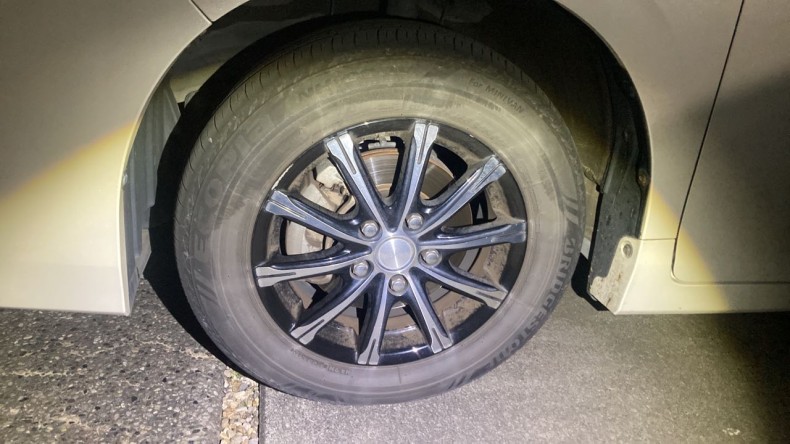 タイヤホイール前