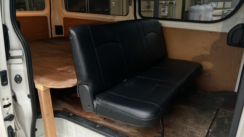 内装後方シート