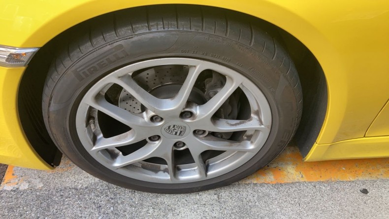 タイヤホイール前