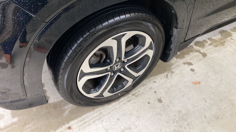 タイヤホイール前