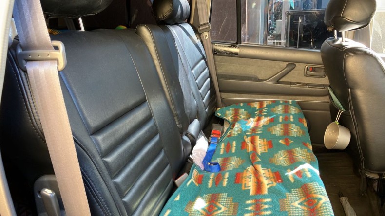 内装後方シート