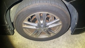 タイヤホイール前