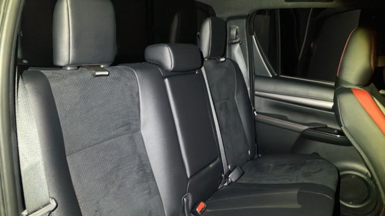 内装後方シート