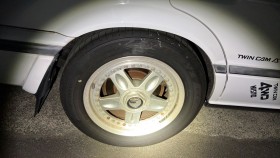 タイヤホイール前