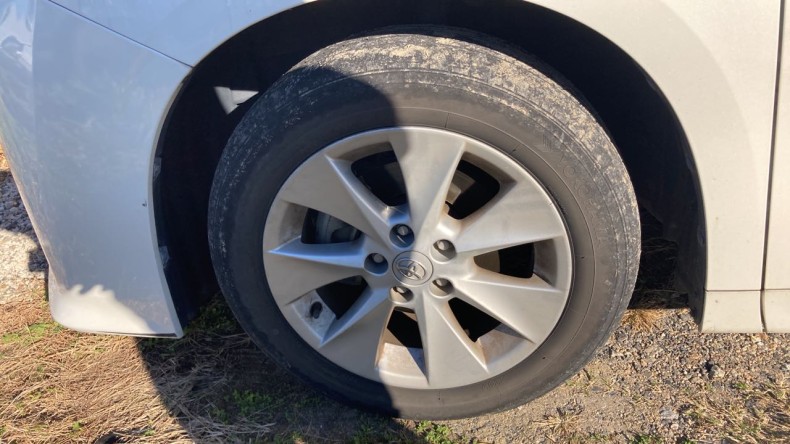 タイヤホイール前