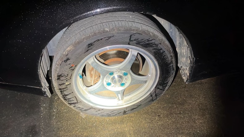 タイヤホイール前