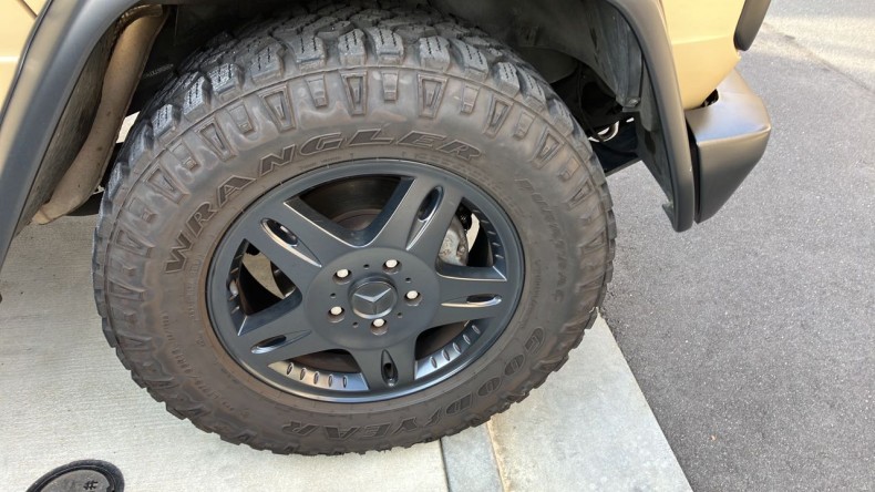 タイヤホイール前