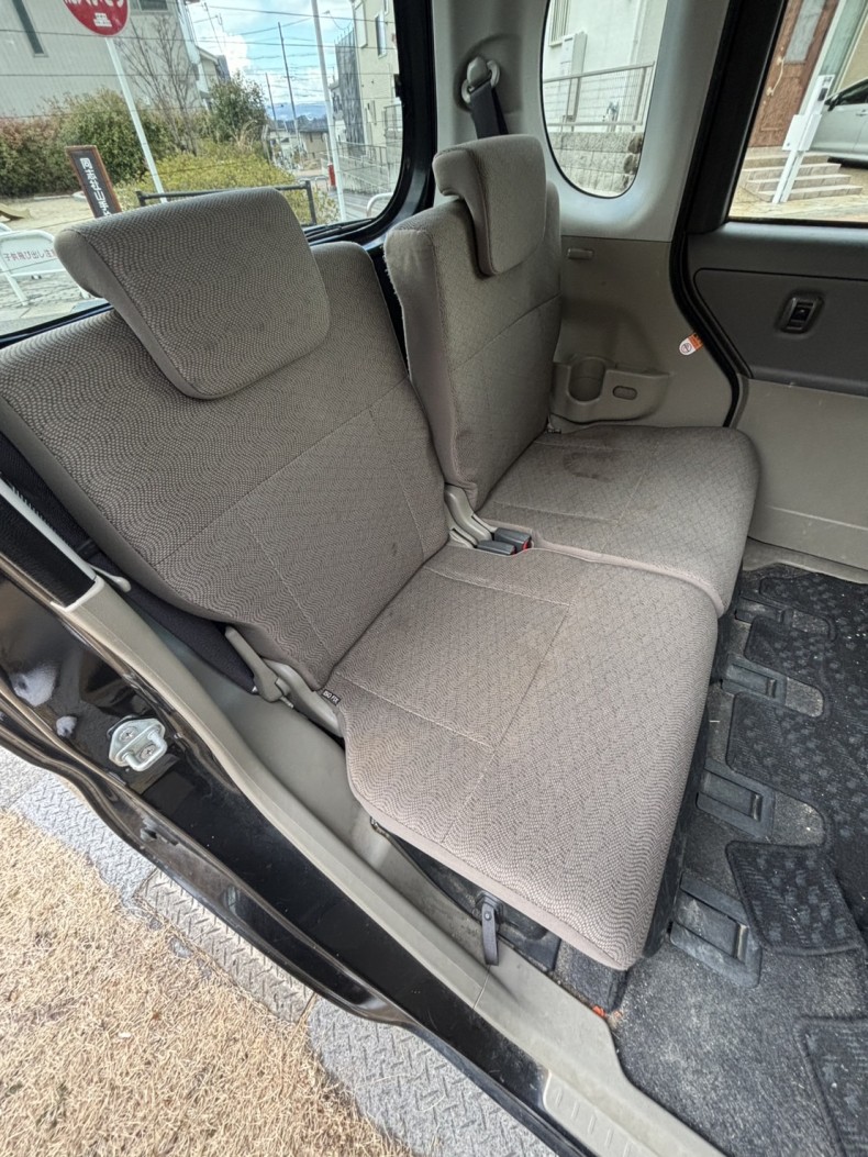 内装後方シート