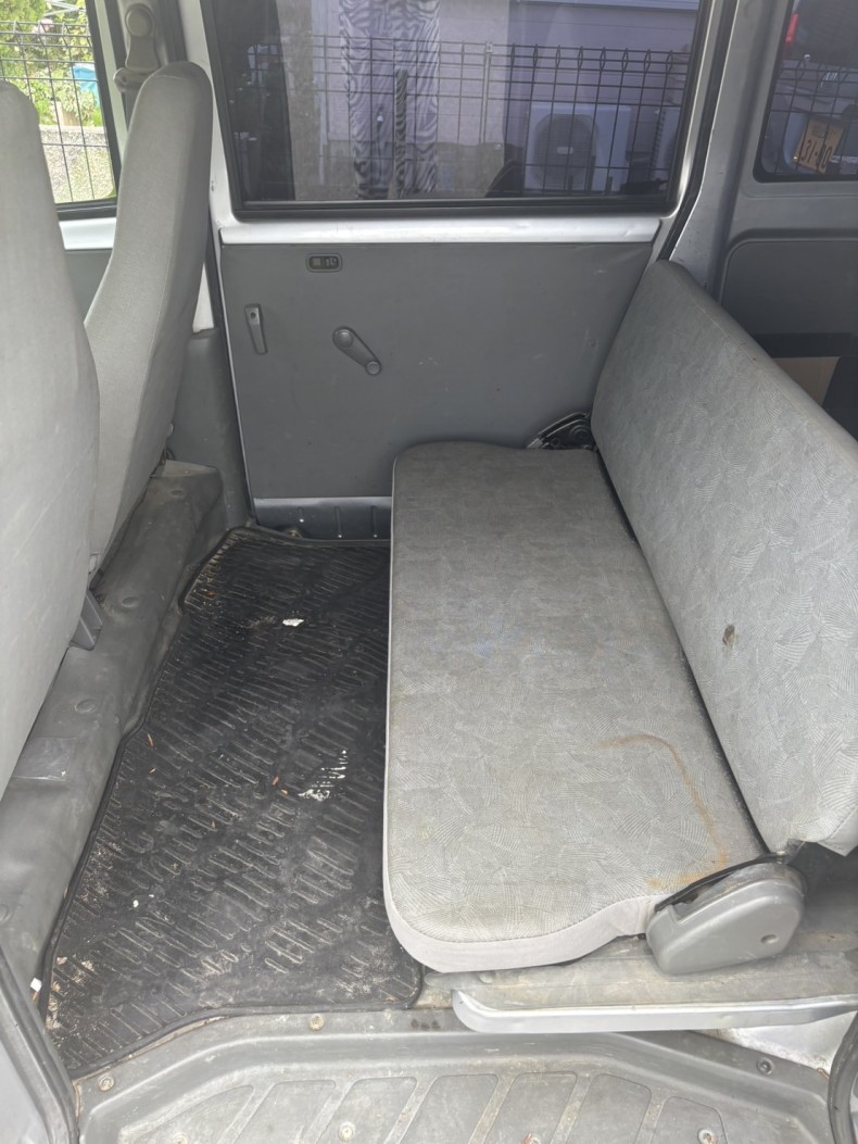 内装後方シート