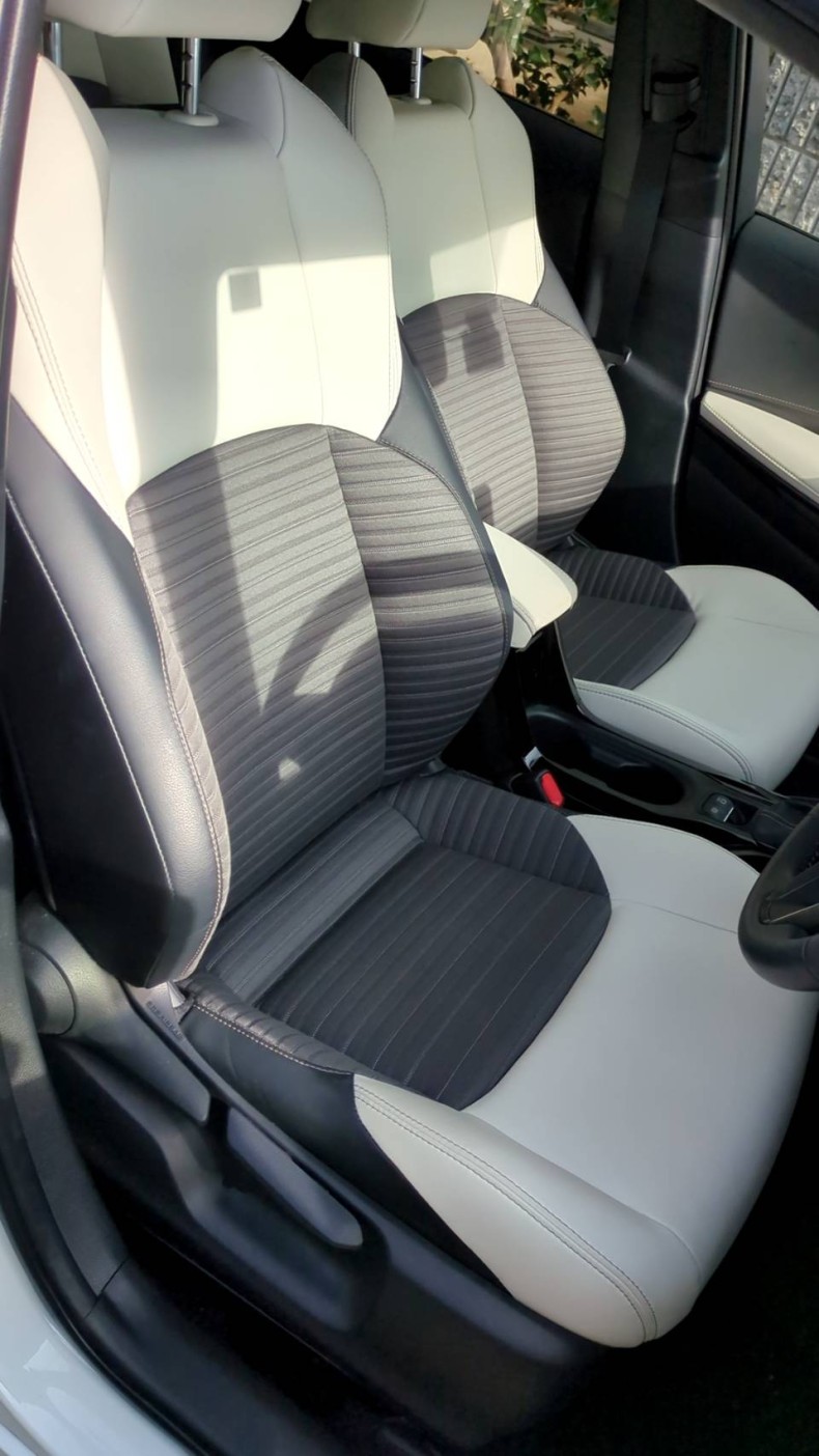 内装前方シート