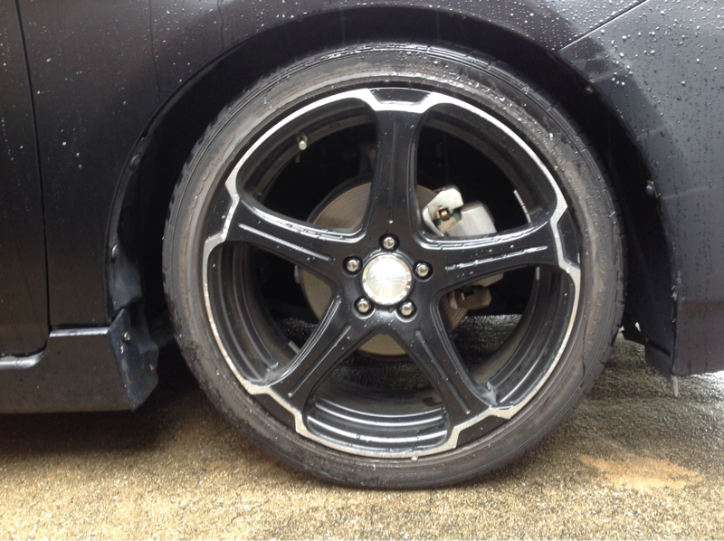 タイヤホイール前