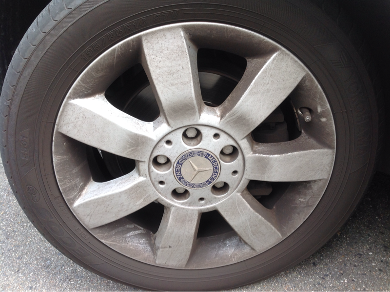 タイヤホイール前