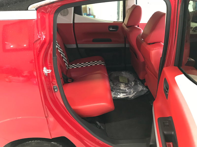 内装後方シート