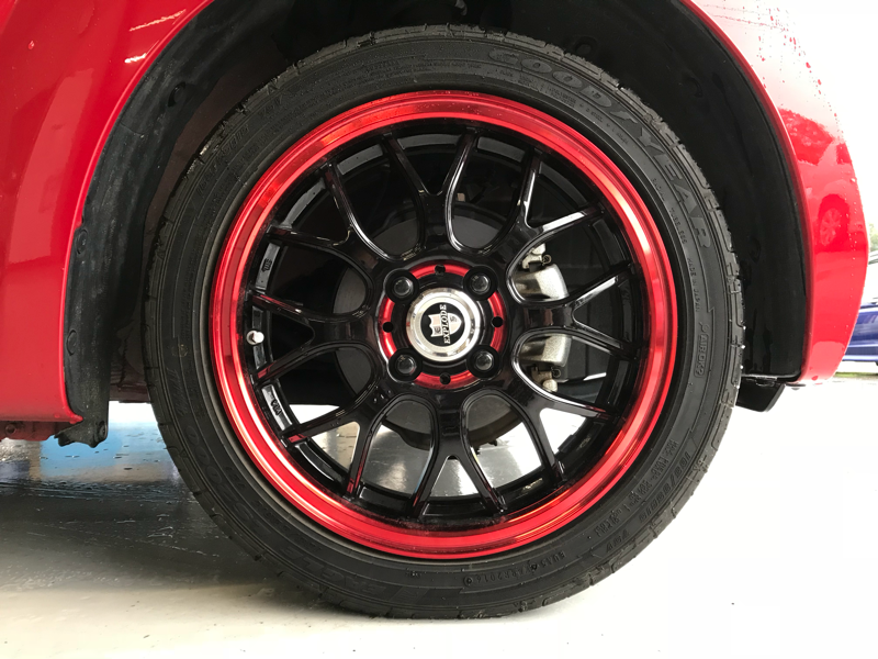 タイヤホイール前