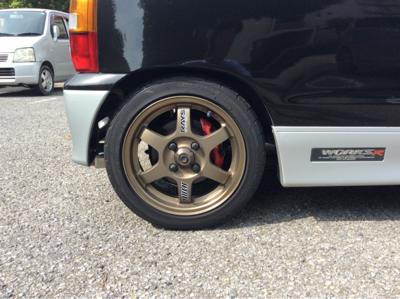 タイヤホイール前