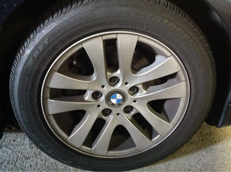 タイヤホイール前