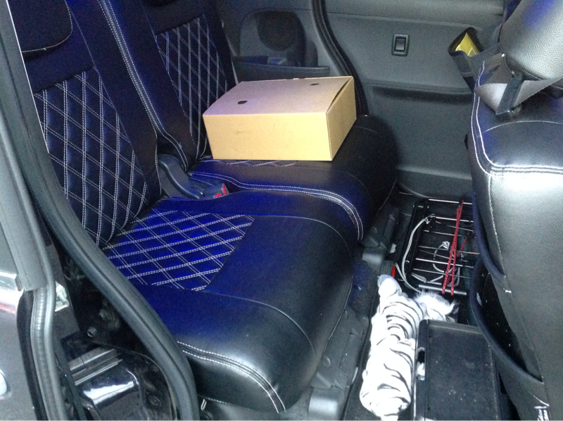 内装後方シート