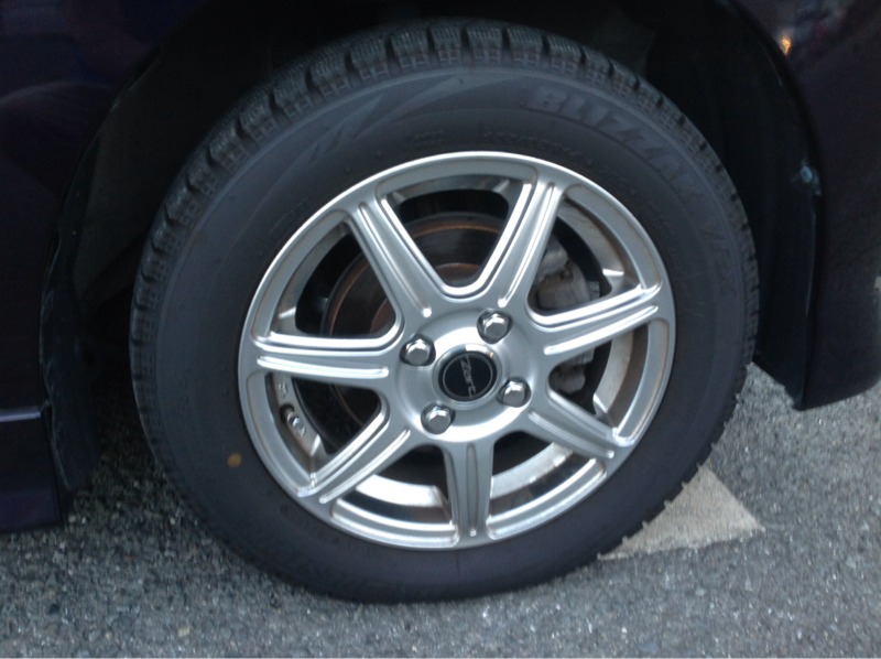 タイヤホイール前