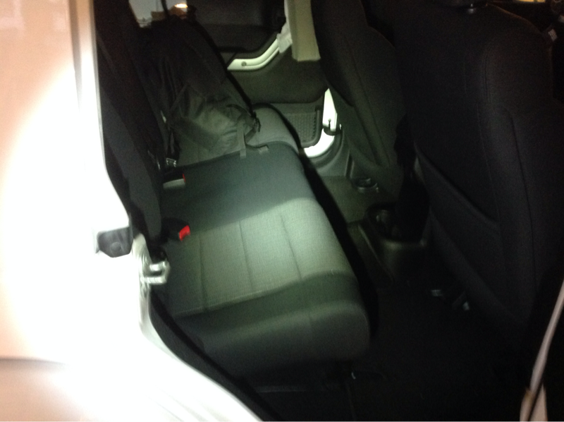 内装後方シート