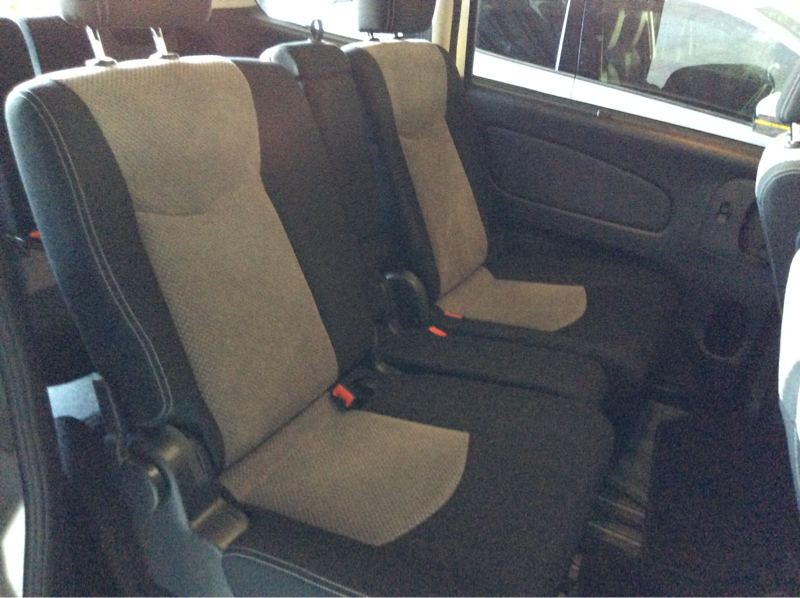 内装後方シート