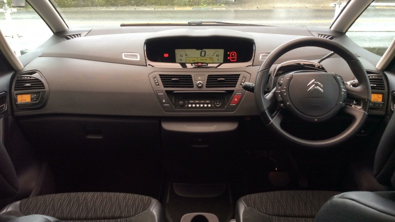 内装インパネ全体