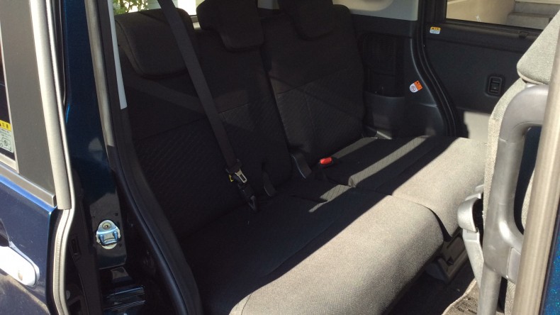 内装後方シート