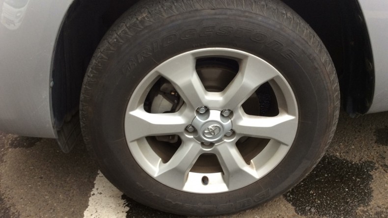 タイヤホイール前