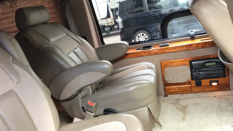 内装後方シート