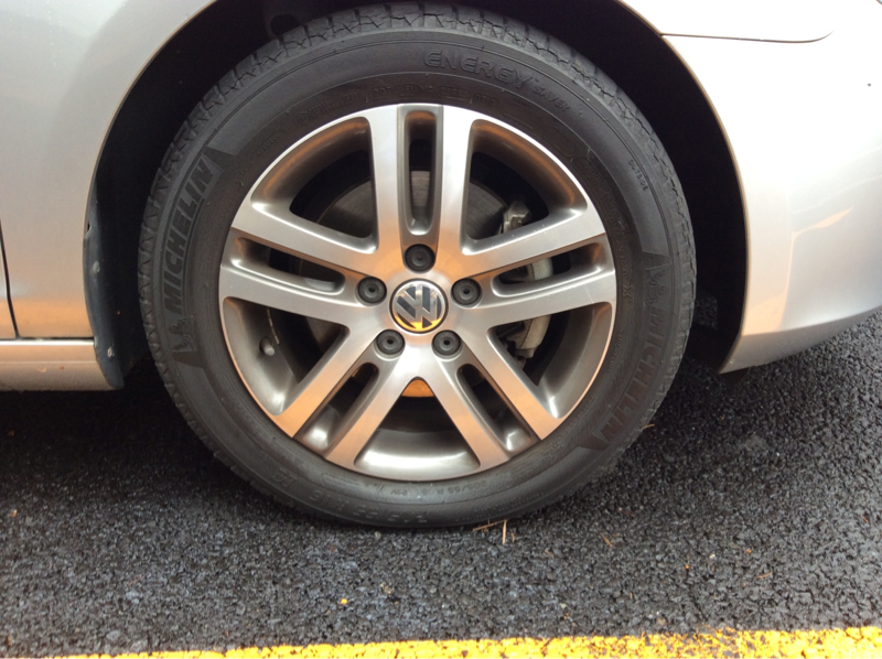 タイヤホイール前