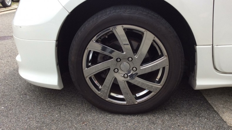 タイヤホイール前