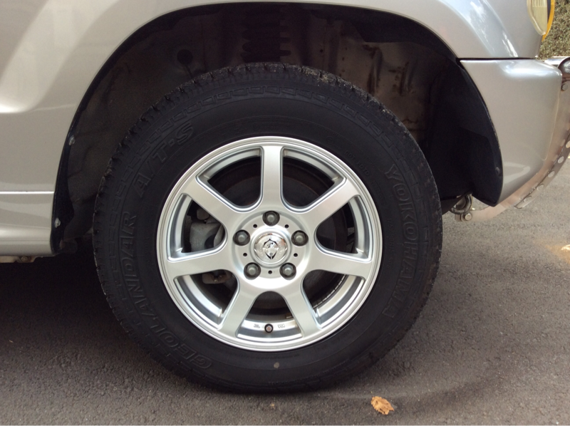 タイヤホイール前