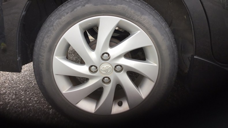 タイヤホイール前