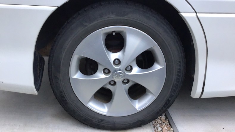 タイヤホイール前