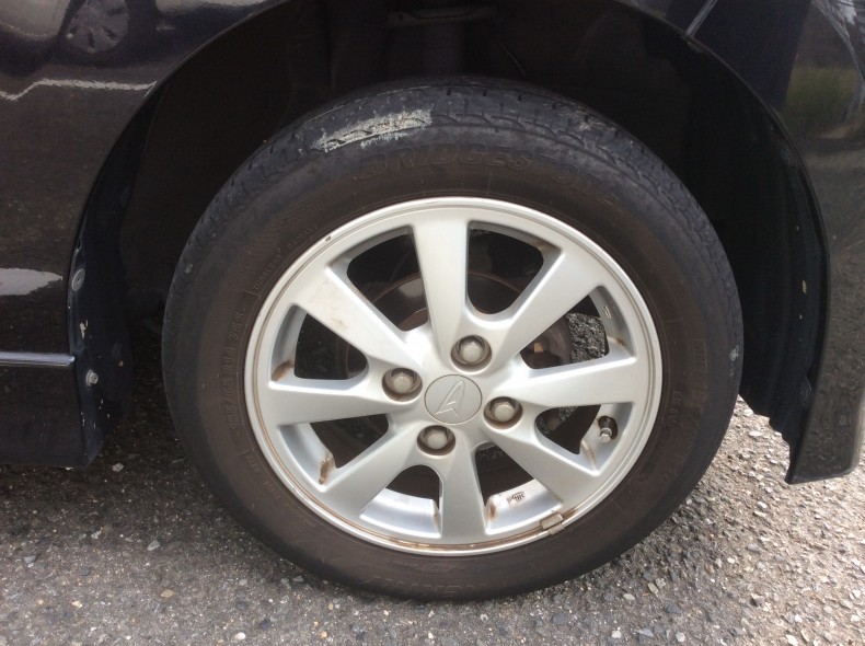 タイヤホイール前