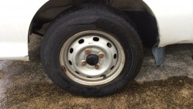 タイヤホイール前