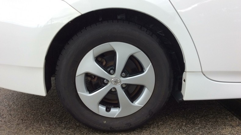 タイヤホイール前